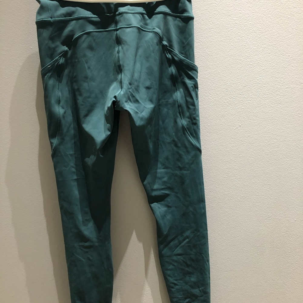 Fast and free lululemon leggings